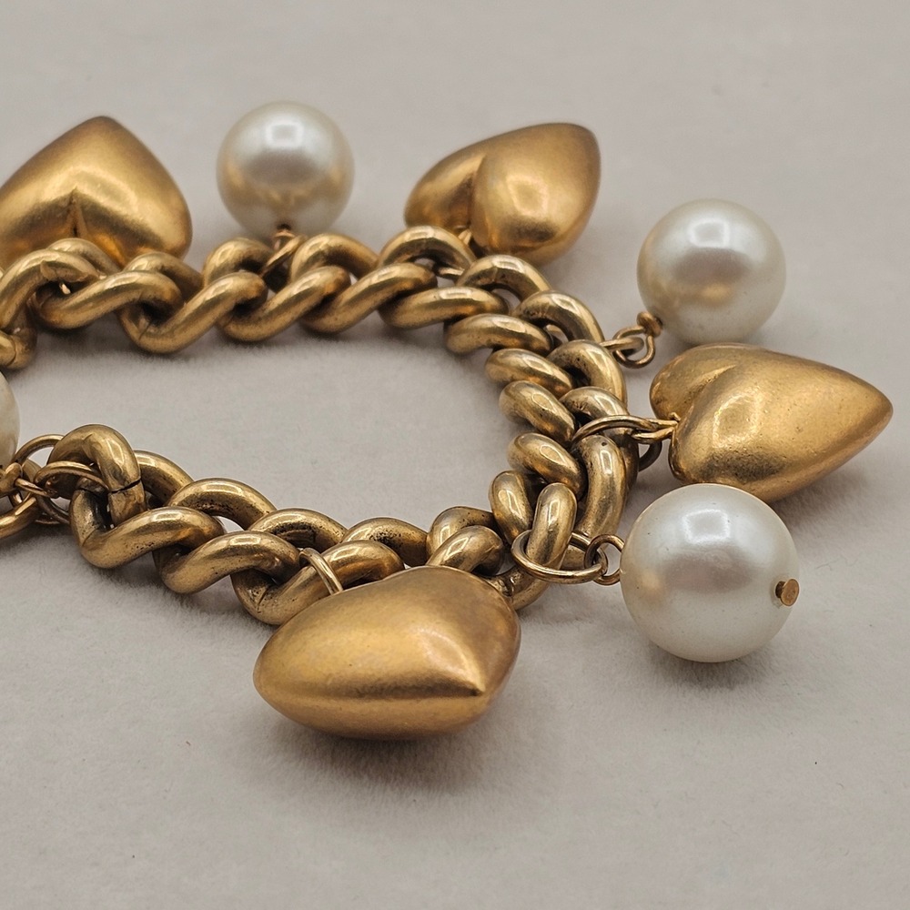 Anne Klein Puffy Heart Charm Bracelet Faux Pearl Chunky Gold Tone Chain 6.5in. - Picture 11 of 13